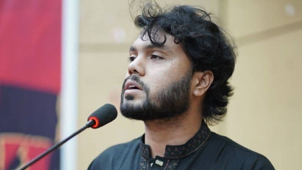 সিঙ্গাপুরে পৌঁছেছে হাদিকে বহন করা এয়ার অ্যাম্বুলেন্স